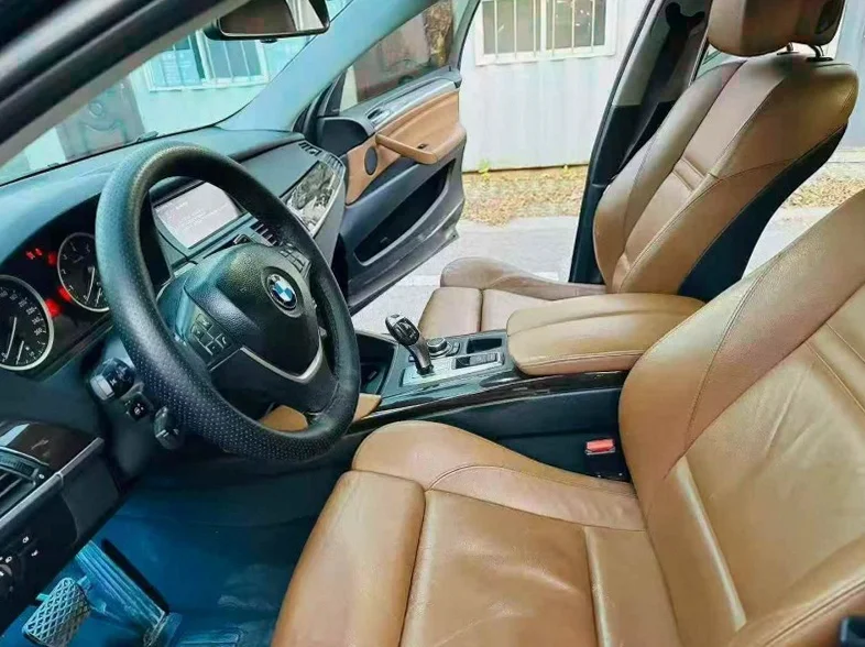 宝马X6 后面外观二