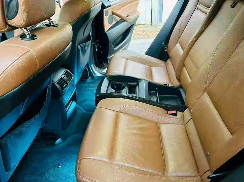 宝马X6 后面外观一