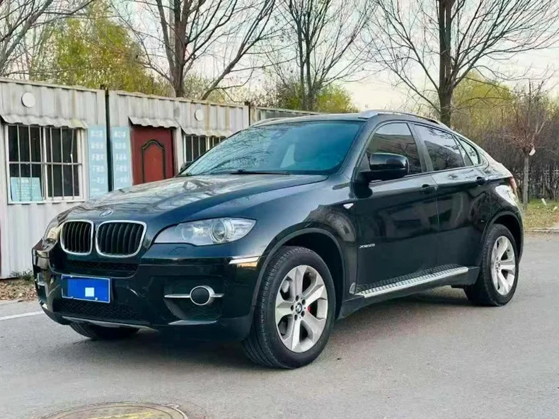 宝马X6 正面外观二