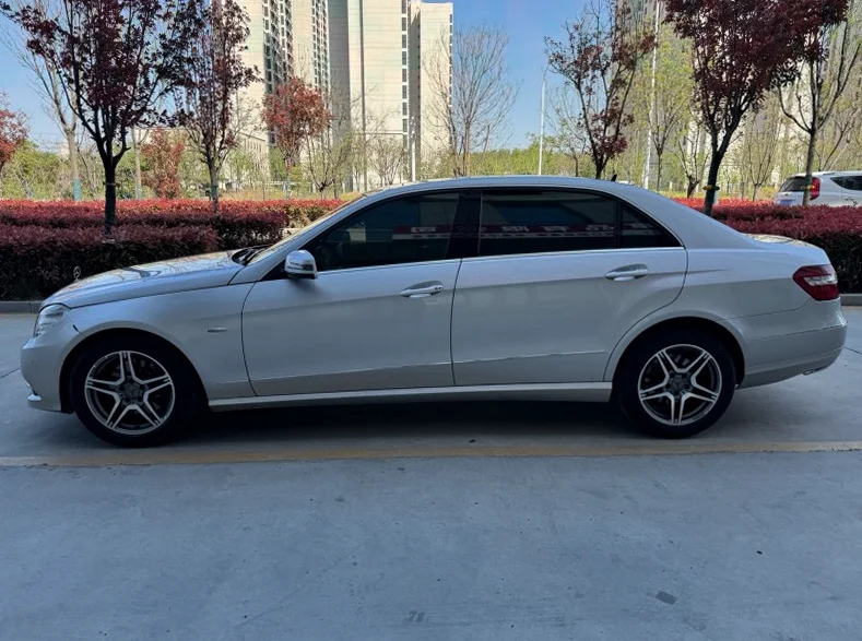 奔驰E 后面外观三