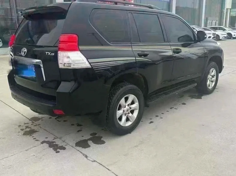 丰田普拉多 内饰后排