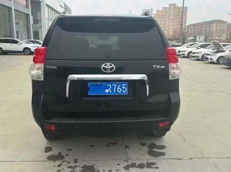 丰田普拉多 驾驶室