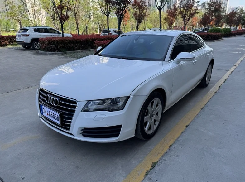 奥迪A7L 正面外观二