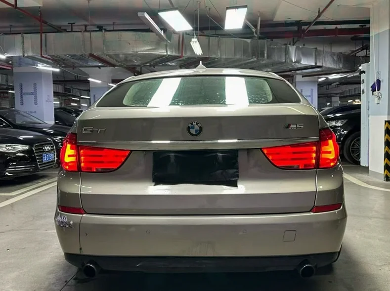 宝马3系 内饰后排