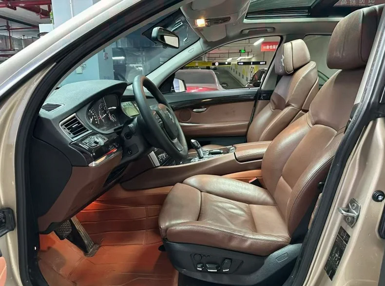 宝马3系 正面外观三