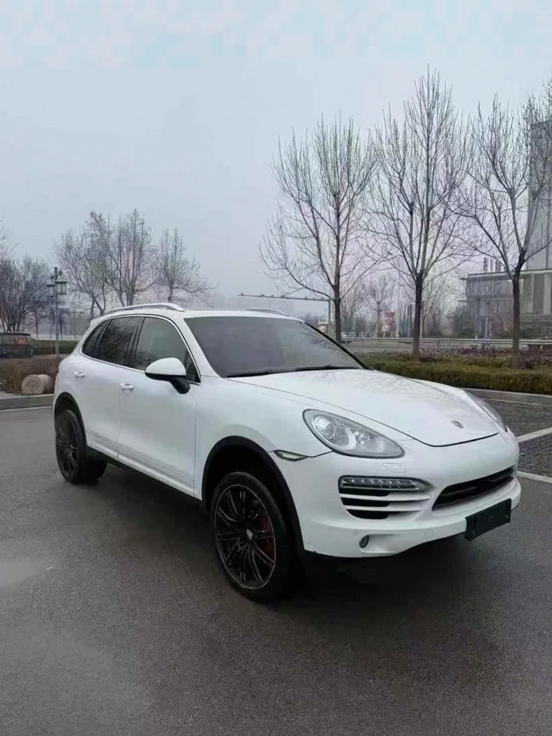 保时捷卡宴 正面外观三