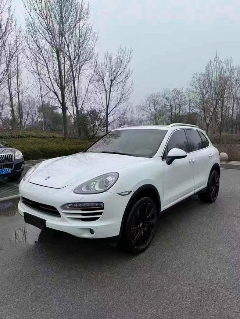 保时捷卡宴 正面外观二