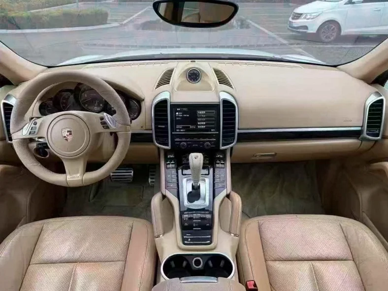 保时捷卡宴 后面外观二