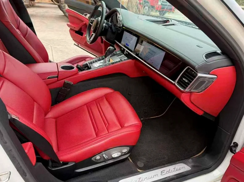 保时捷帕拉梅拉 后面外观三