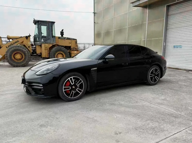 保时捷帕拉梅拉 正面外观二