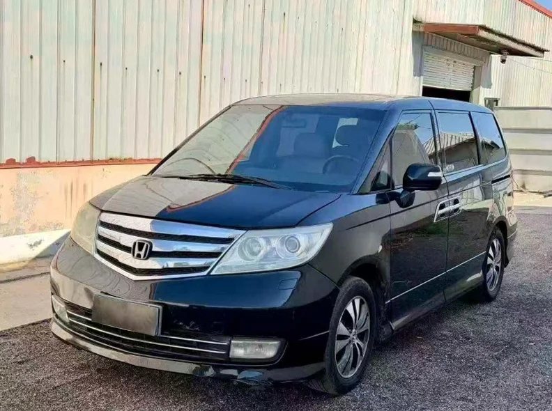 本田艾力绅 正面外观二