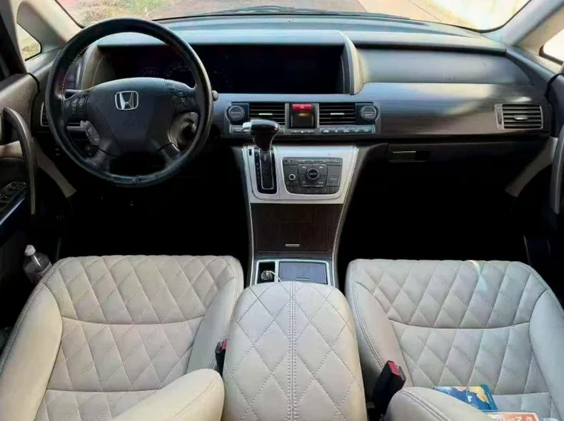 本田艾力绅 后面外观三