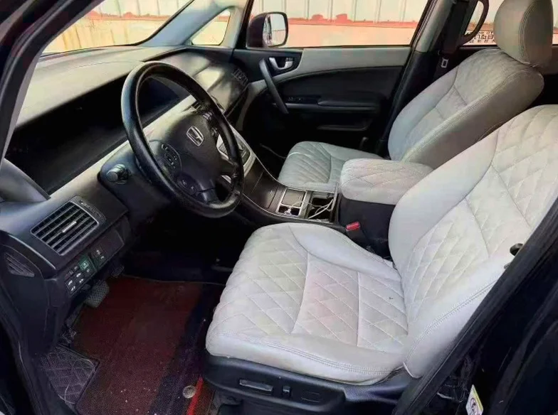 本田艾力绅 后面外观一