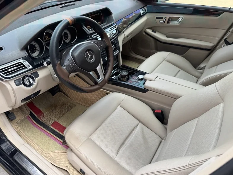 奔驰E 后面外观三