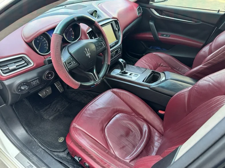 玛莎拉蒂Ghibli 内饰后排