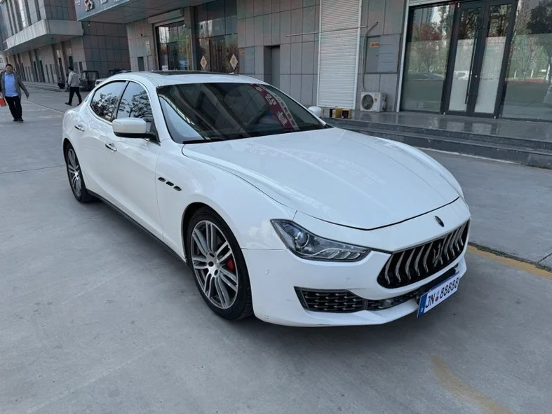 玛莎拉蒂Ghibli 正面外观二