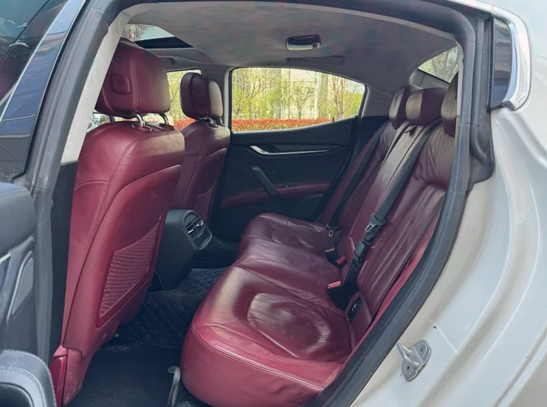 玛莎拉蒂Ghibli 内饰前排