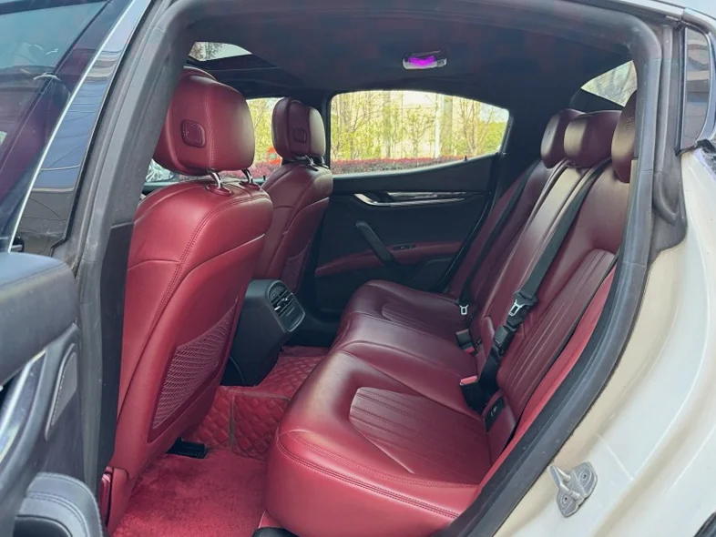 玛莎拉蒂Ghibli 内饰后排