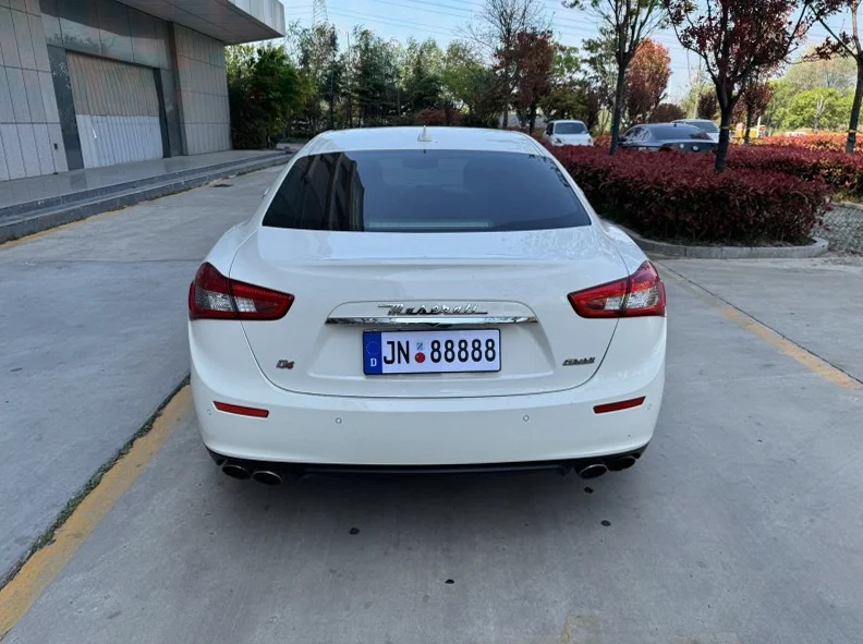 玛莎拉蒂Ghibli 正面外观三