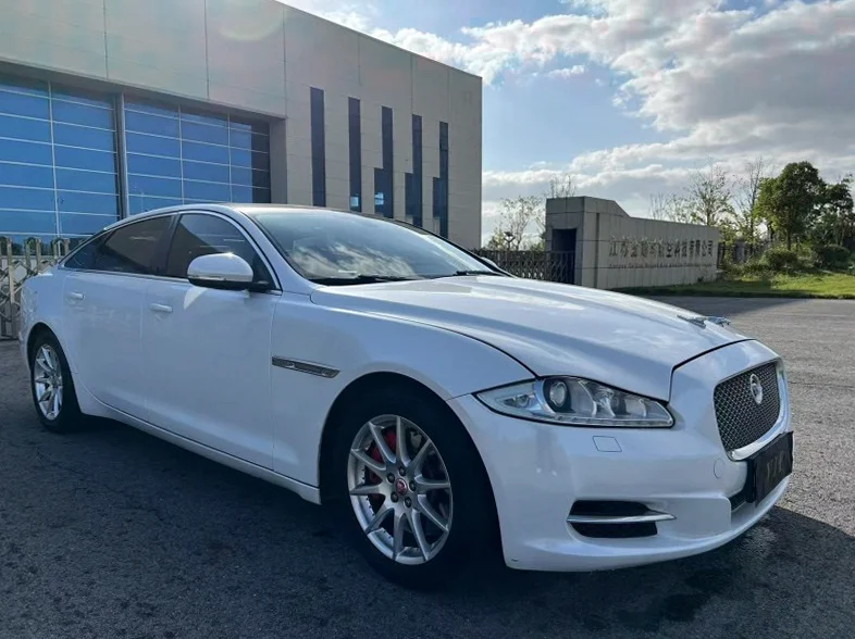 捷豹XJL 正面外观二