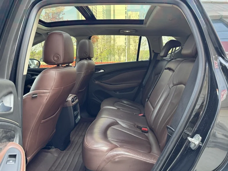 别克昂科威 内饰后排