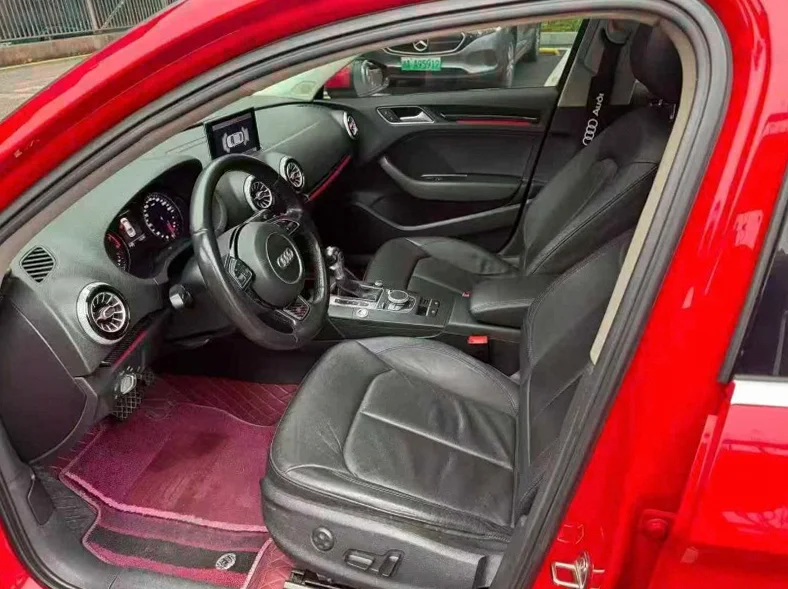 奥迪A3 后面外观一