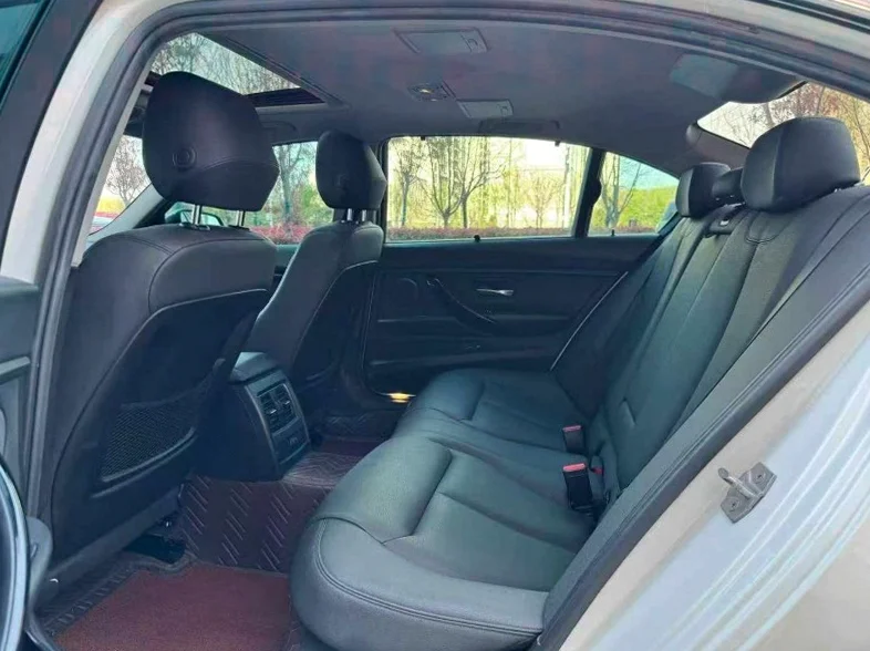 宝马3系 后面外观二