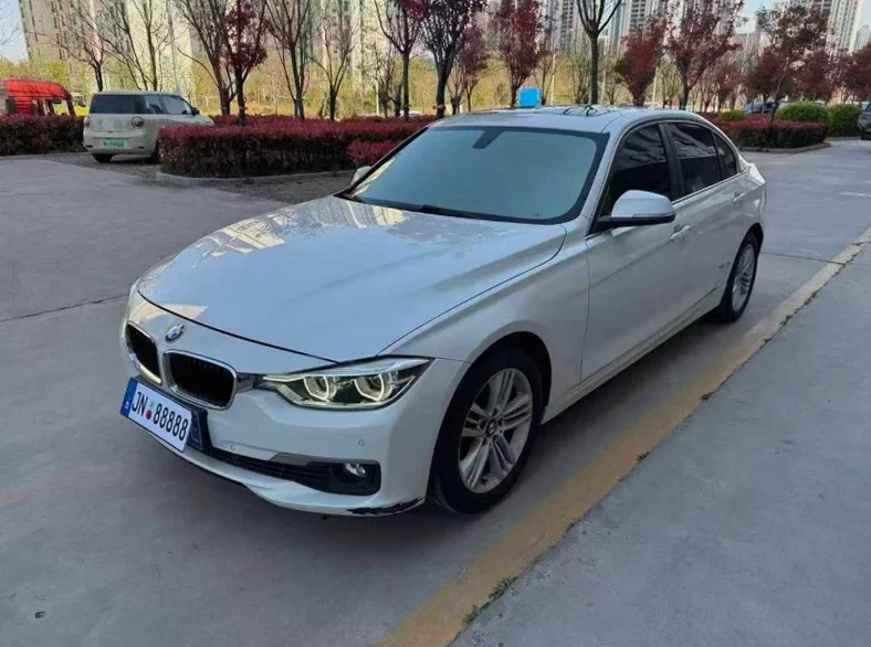 宝马3系 正面外观三