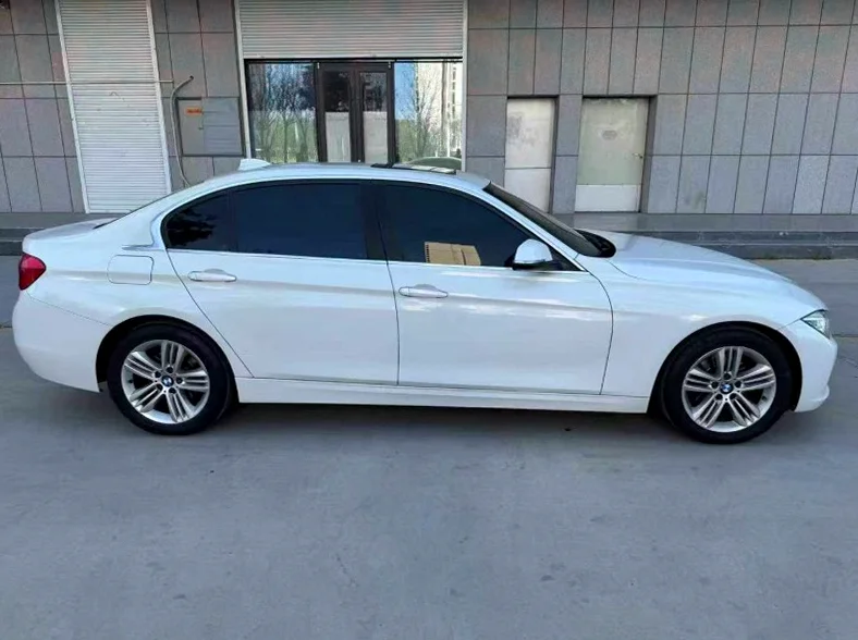 宝马3系 内饰前排