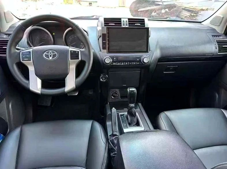 丰田普拉多 后面外观二