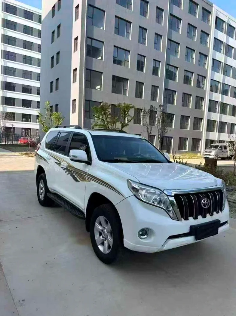 丰田普拉多 正面外观二