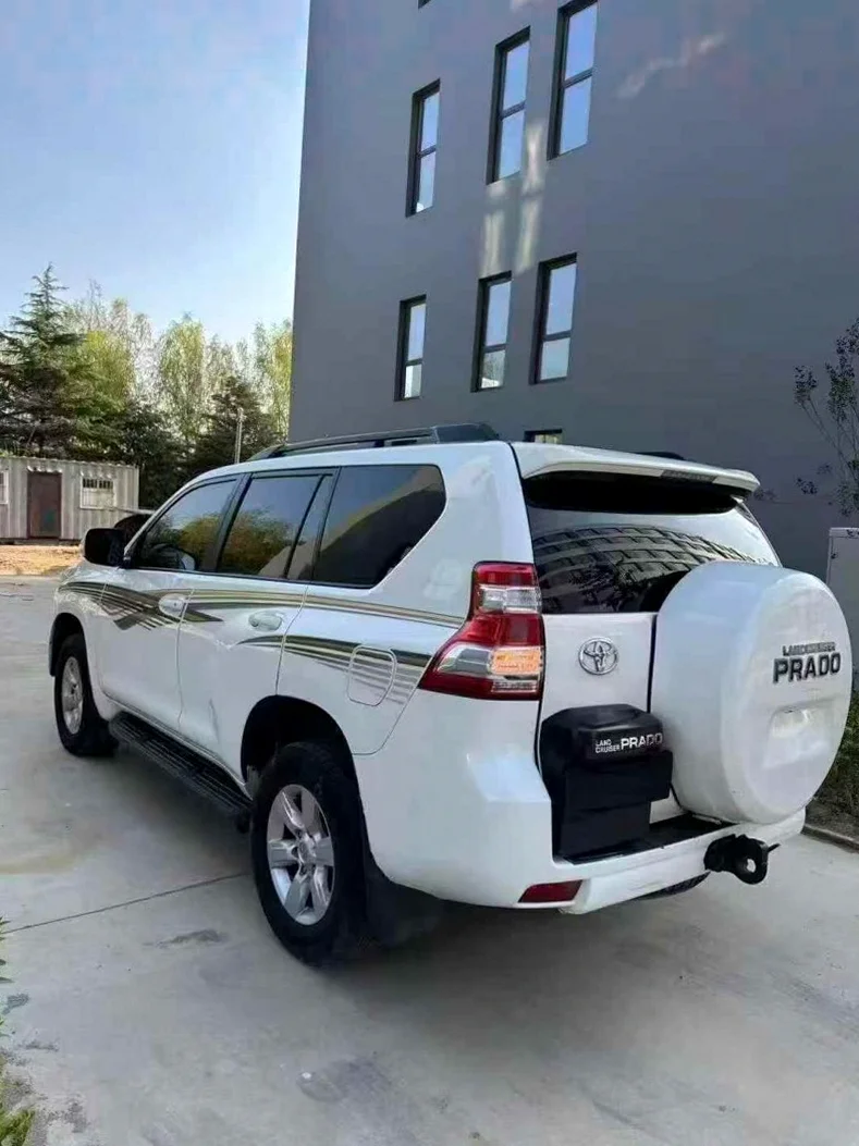 丰田普拉多 内饰前排