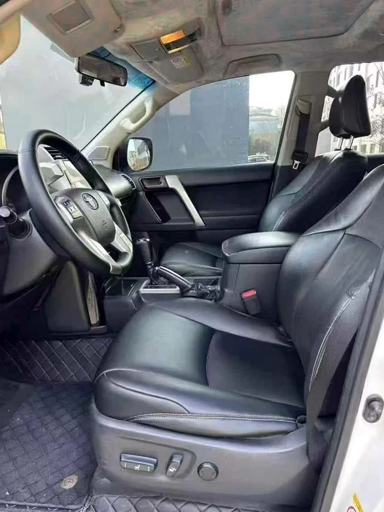 丰田普拉多 后面外观三