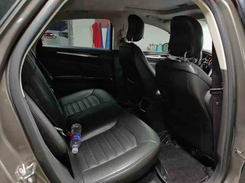 福特蒙迪欧 后面外观三