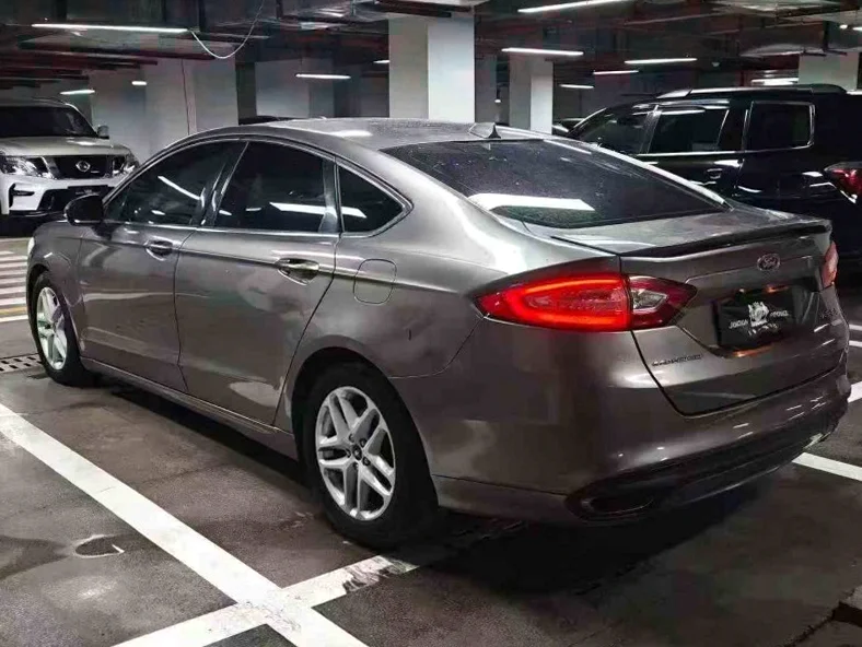 福特蒙迪欧 内饰后排