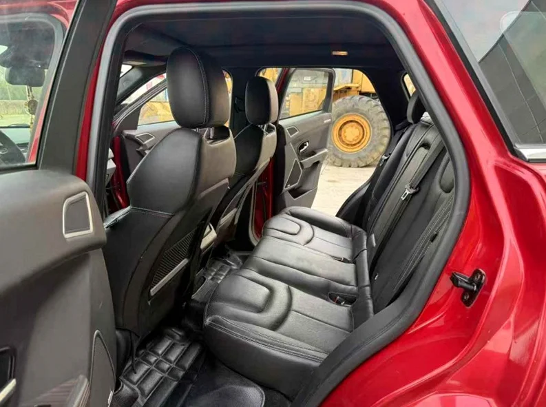 陆风X7 内饰前排