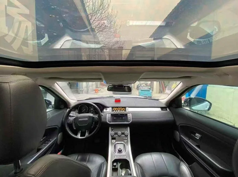 路虎极光 后面外观二