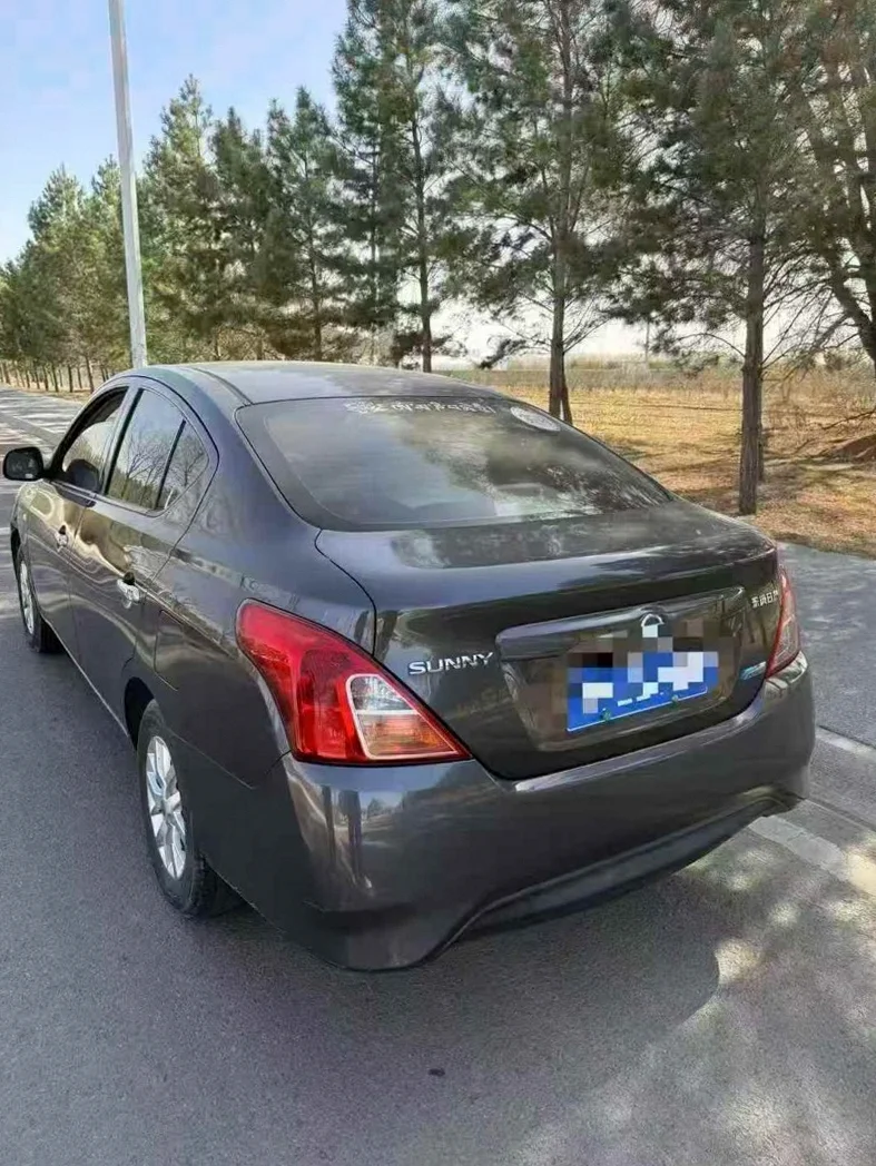 日产阳光 内饰前排