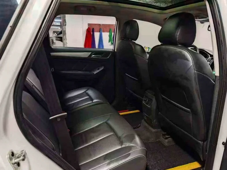 荣威RX5 后面外观三