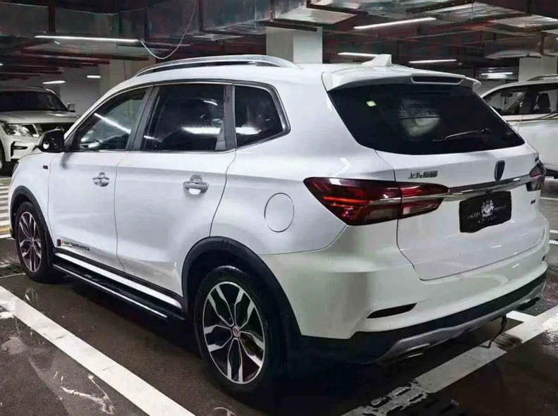 荣威RX5 内饰后排