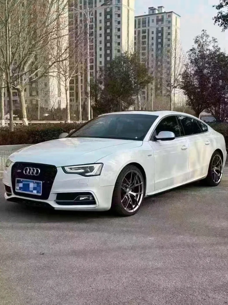 奥迪S5 正面外观二