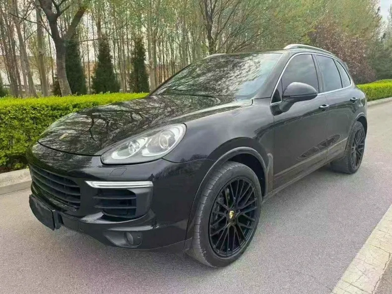 保时捷卡宴 正面外观三