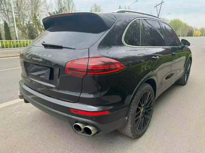 保时捷卡宴 驾驶室