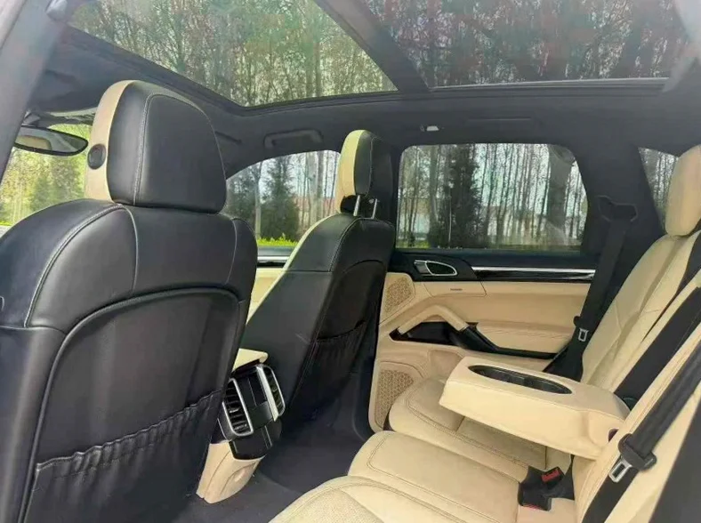 保时捷卡宴 后面外观二