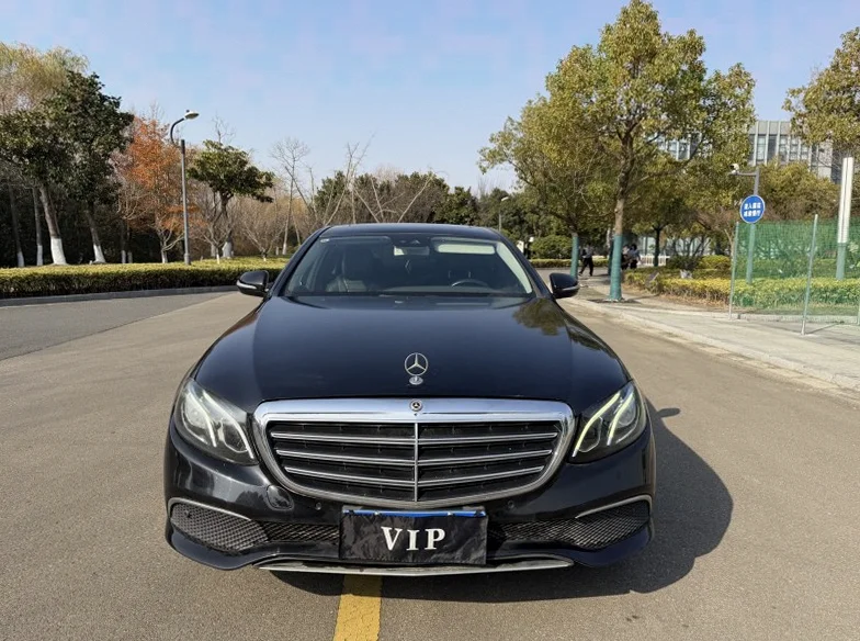 17年奔驰E200L行政立标顶配