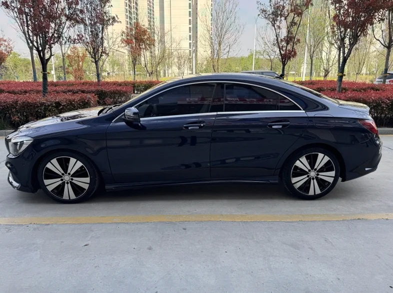 奔驰CLA 后面外观三