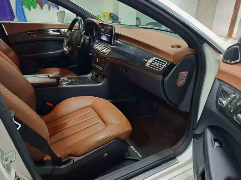 奔驰CLS 后面外观一