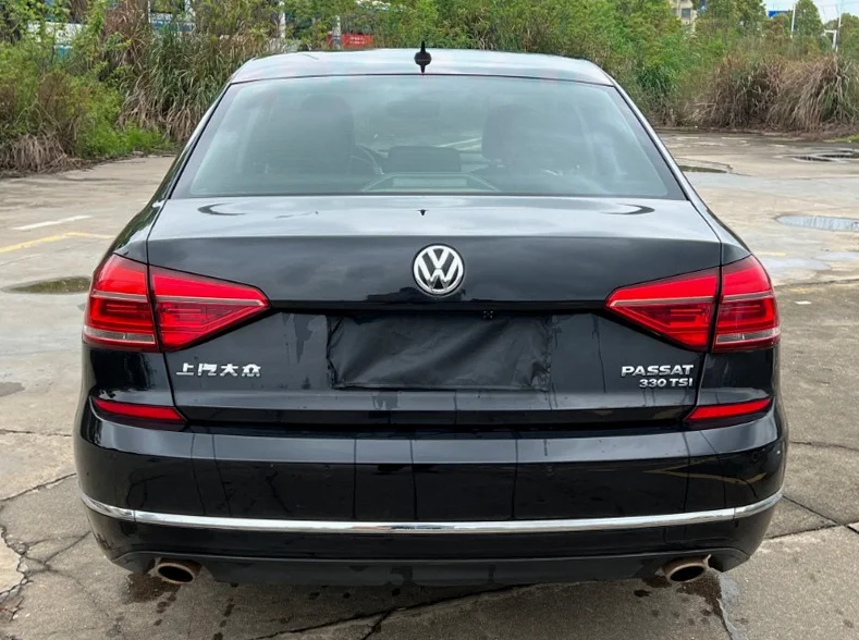 大众帕萨特 内饰后排