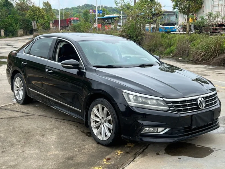 大众帕萨特 正面外观二
