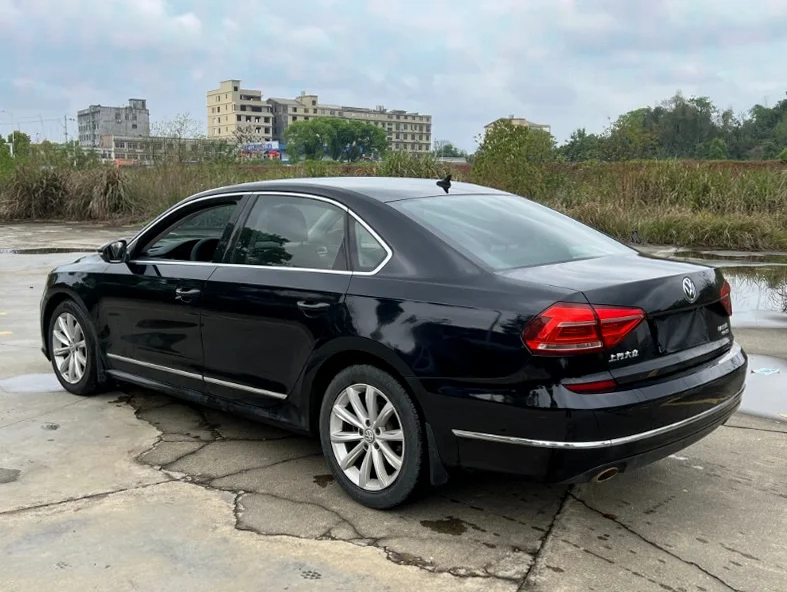 大众帕萨特 驾驶室